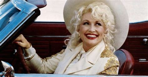 dolly parton in a bathing suit|Why Dolly Parton Stopped Wearing a Bathing Suit in。